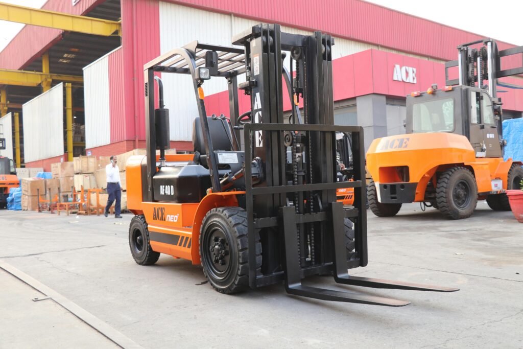 https://www.pexels.com/photo/ace-diesel-forklift-at-indian-manufacturing-facility-29480712/