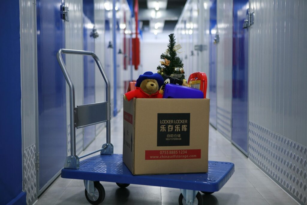 seasonal warehouse jobs